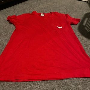 A short sleeve shirt